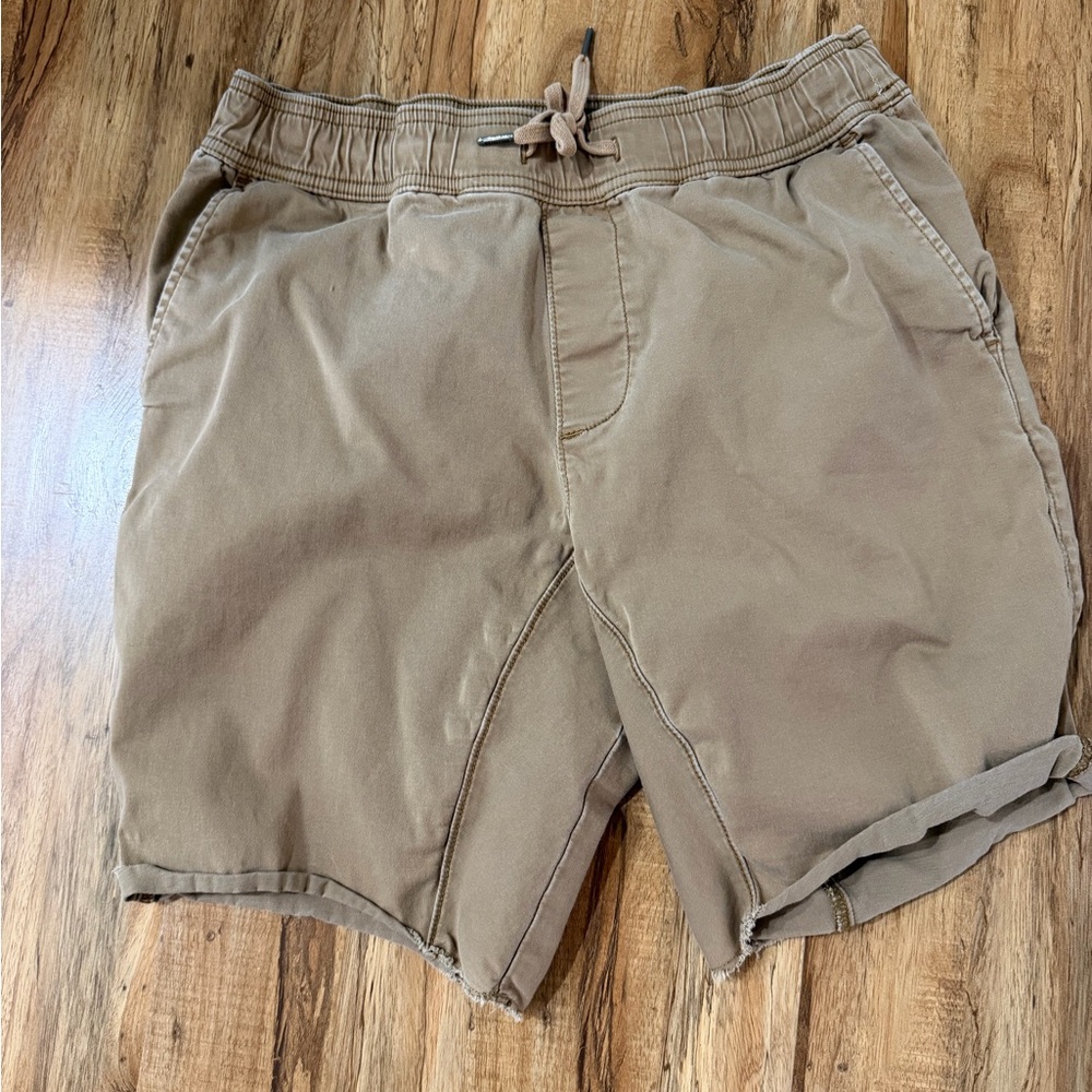 Hollister Men's Tan Jogger Shorts Size Small